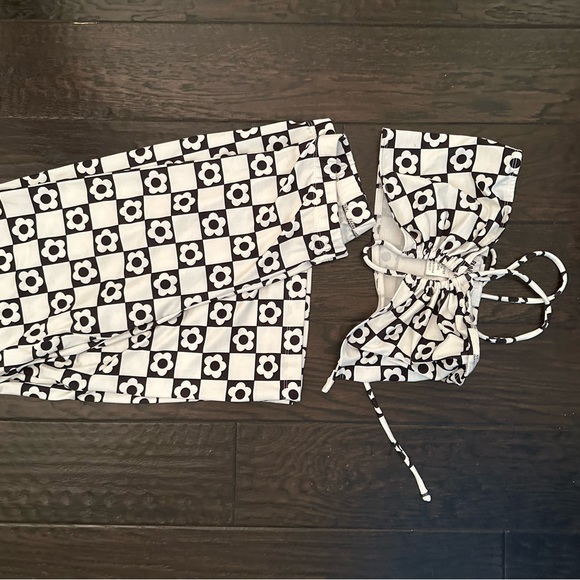 Princess Polly Black And White Set - Picture 3 of 3